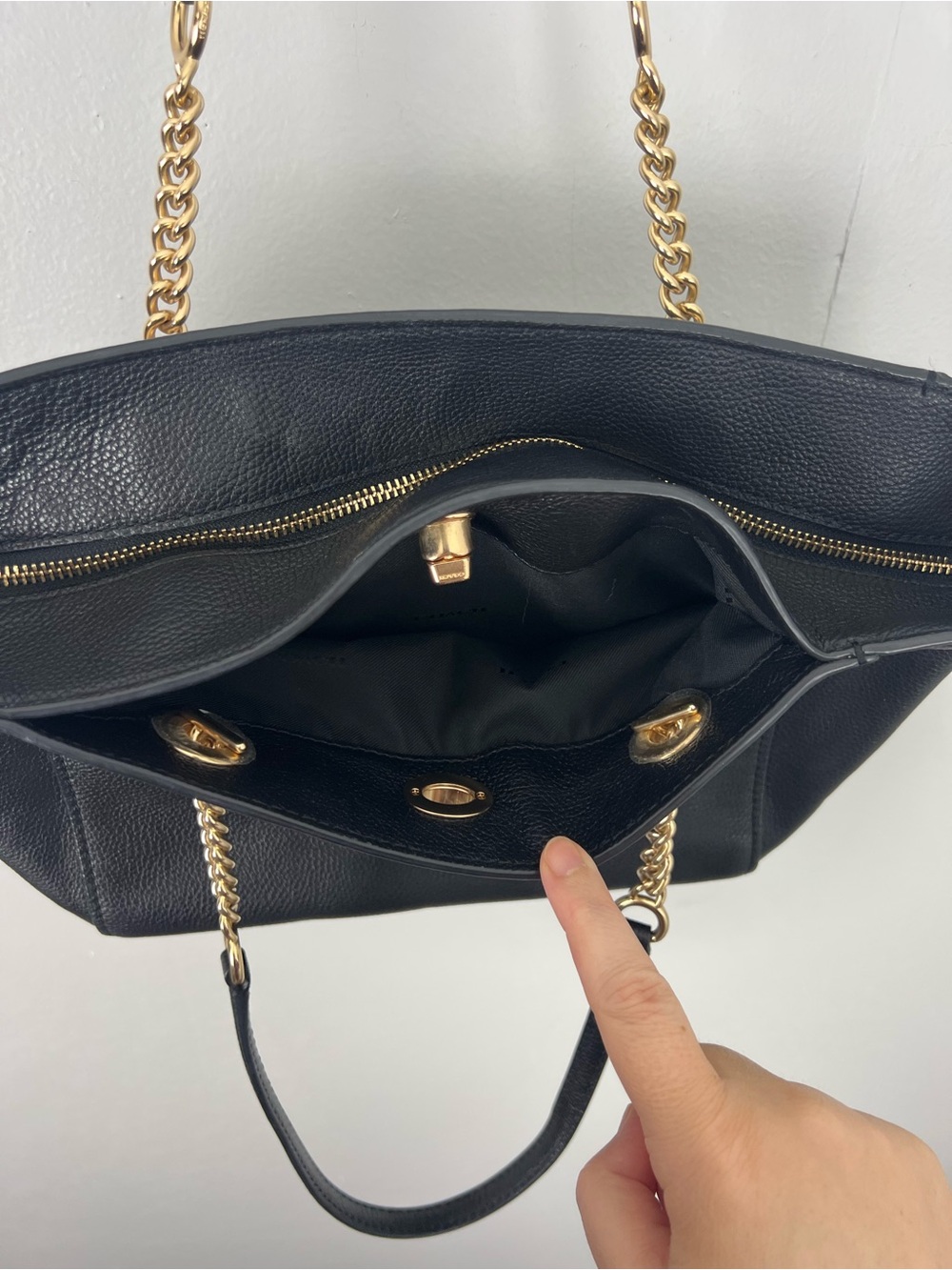 Coach Turnlock Chain Black Leather Shoulder Bag with Gold Hardware 57107 - Picture 7 of 7